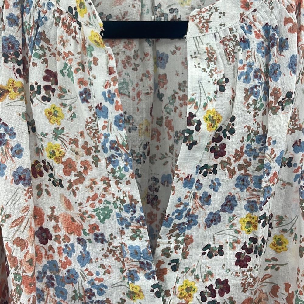$3For$20 A.N.A Sleeveless Flower Blouse - Picture 3 of 4